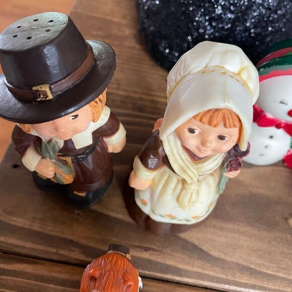 Hallmark Vintage Pilgrim and Snowmen Salt and Pepper Shakers - Picture 4 of 8